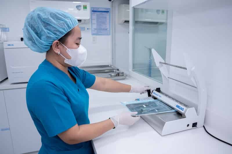 ai phù hợp implant tức thì