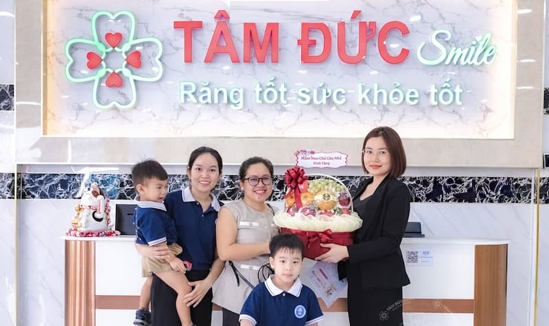 làm răng sứ đẹp tự nhiên