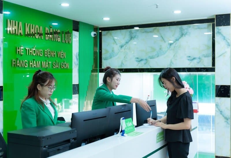 nha khoa làm răng sứ uy tín tại sài gòn