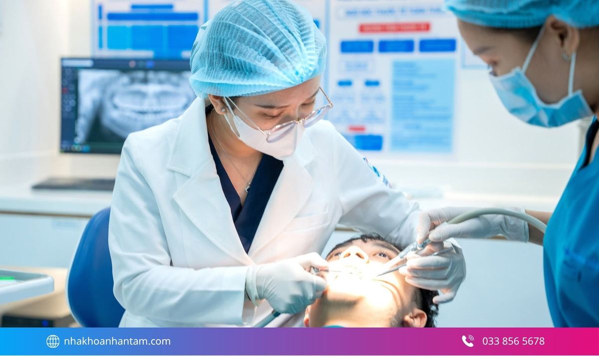 Chủ động tái khám giúp bác sĩ theo dõi tình trạng Veneer và mô nướu xung quanh Hình: Chủ động tái khám giúp bác sĩ theo dõi tình trạng Veneer và mô nướu xung quanh