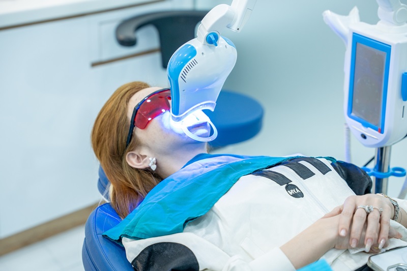 tẩy trắng răng không đau