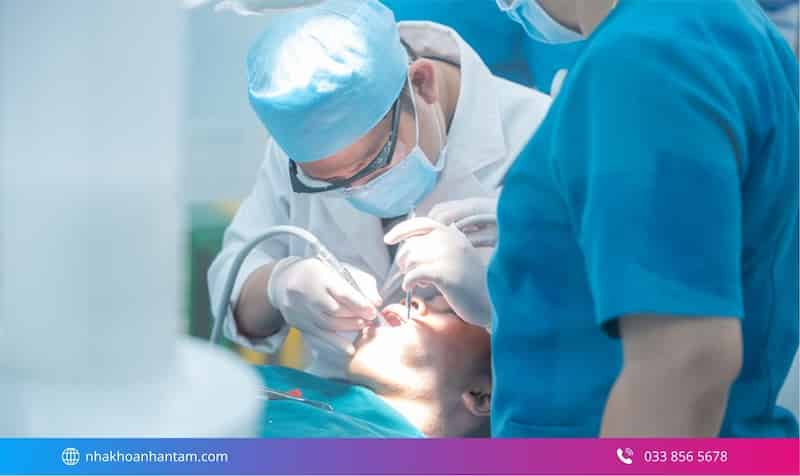 trồng răng implant có đau nhiều không