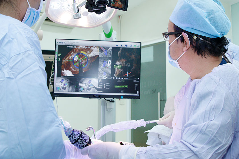 Nha khoa Nhân Tâm luôn đầu tư trang thiết bị hiện đại nhằm mang đến dịch vụ tốt nhất cho quý khách hàng