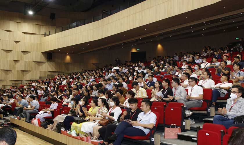 Ngày khai mạc Hội nghị khoa học lần thứ 1 tại hội trường Trịnh Công Sơn Ngày khai mạc Hội nghị khoa học lần thứ 1 tại hội trường Trịnh Công Sơn