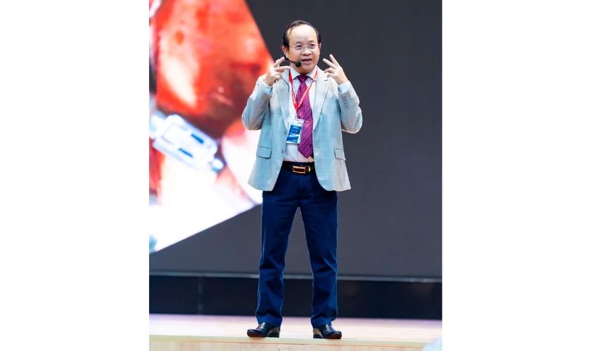 TS.BS Võ Văn Nhân trình bày chủ để “Cải tiến kỹ thuật cấy ghép Implant xương gò má: dự phòng, xử lý, biến chứng và kết quả thành công trong 8 năm TS.BS Võ Văn Nhân trình bày chủ để “Cải tiến kỹ thuật cấy ghép Implant xương gò má: dự phòng, xử lý, biến chứng và kết quả thành công trong 8 năm