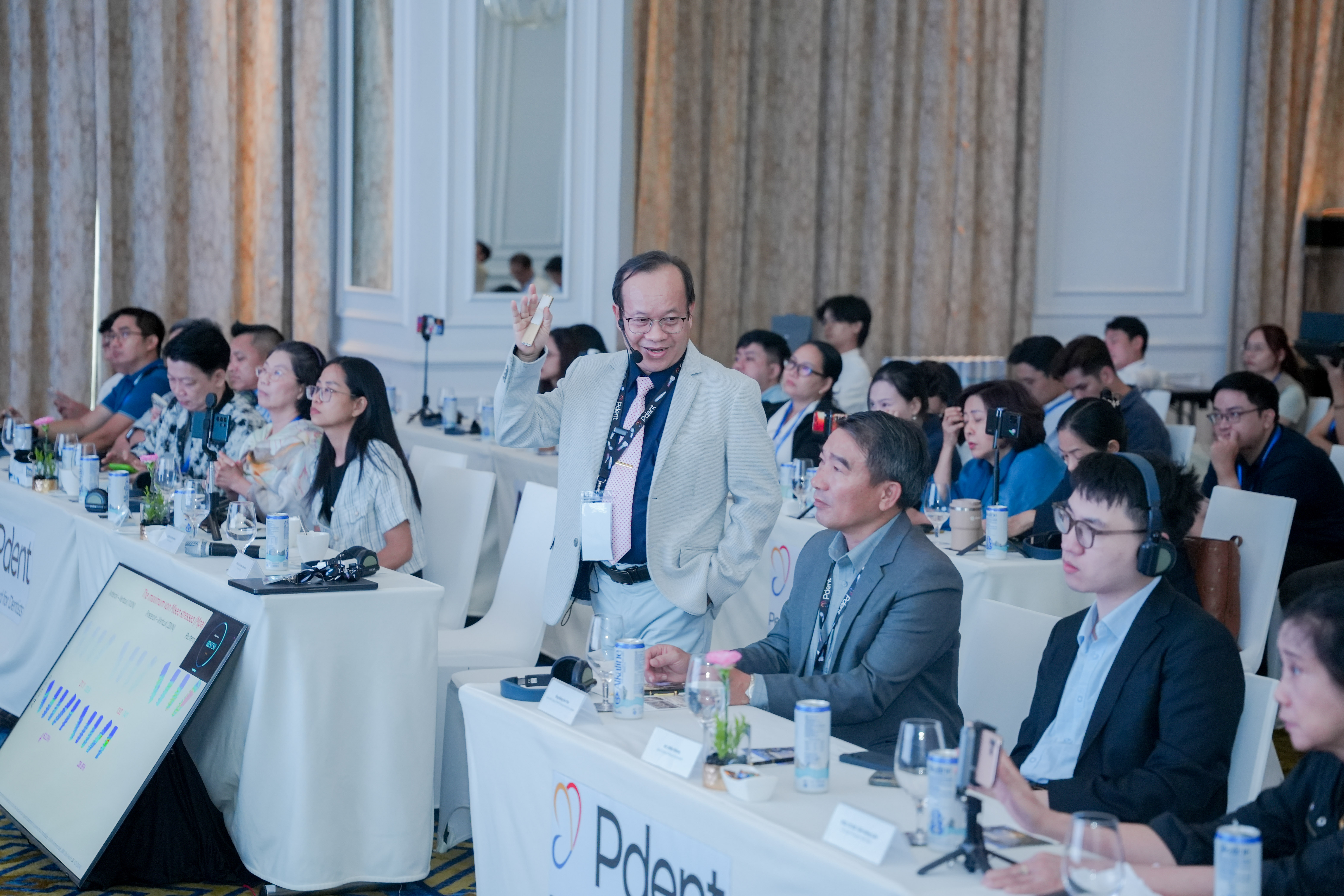 TS.BS Võ Văn Nhân báo cáo tại APAC Roadshow 2026