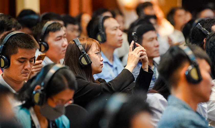 Bài báo cáo của bác sĩ Nhân nhận được sự quan tâm của nhiều người tham dự