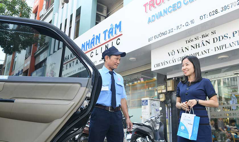 Nha khoa Nhân Tâm hỗ trợ đưa đón miễn phí cho khách hàng