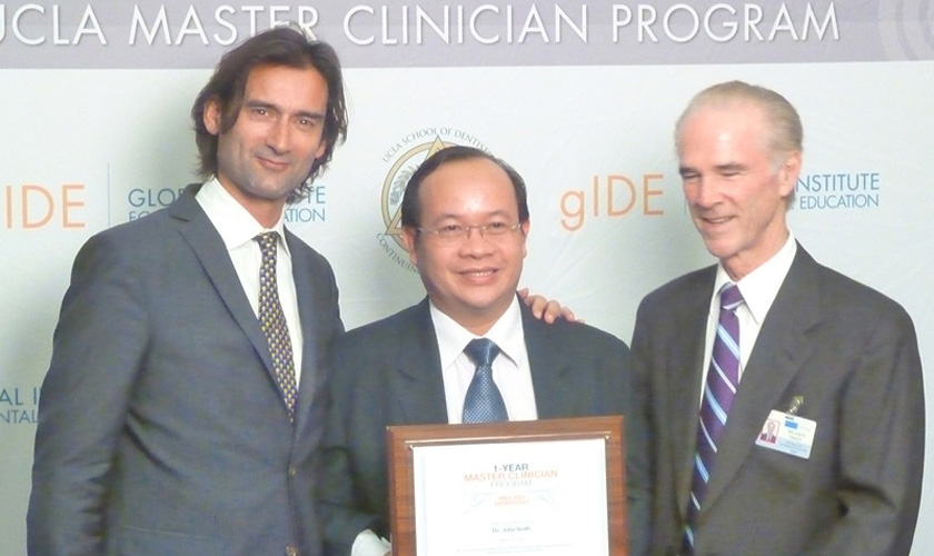 Tiến sĩ - Bác sĩ Võ Văn Nhân nhận bằng tốt nghiệp chuyên ngành Implant tại đại học UCLA Hoa Kỳ