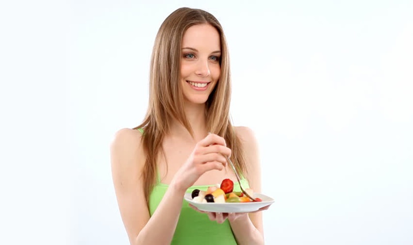 Hạn chế các thực phẩm quá cứng sau khi làm răng Implant