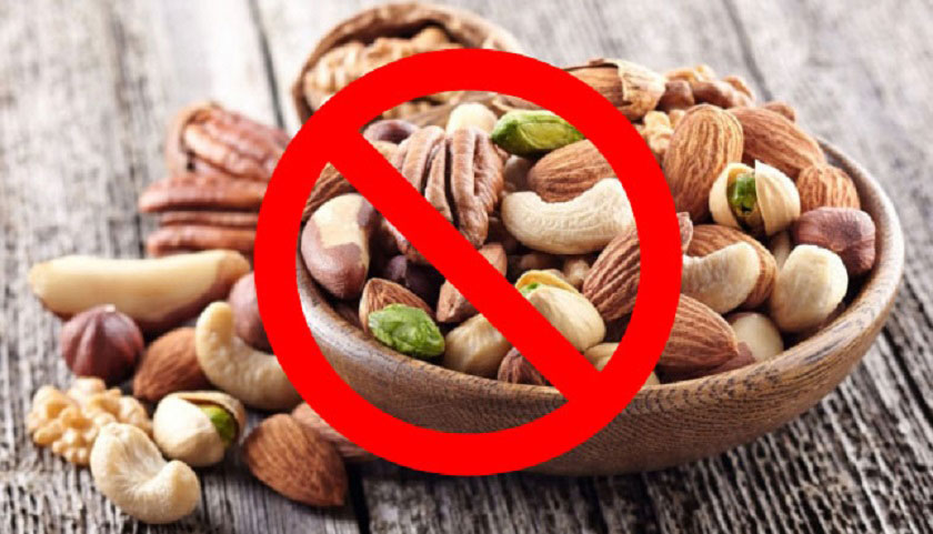 Không nên ăn các món quá cứng hoặc quá dai sau khi mới cấy răng