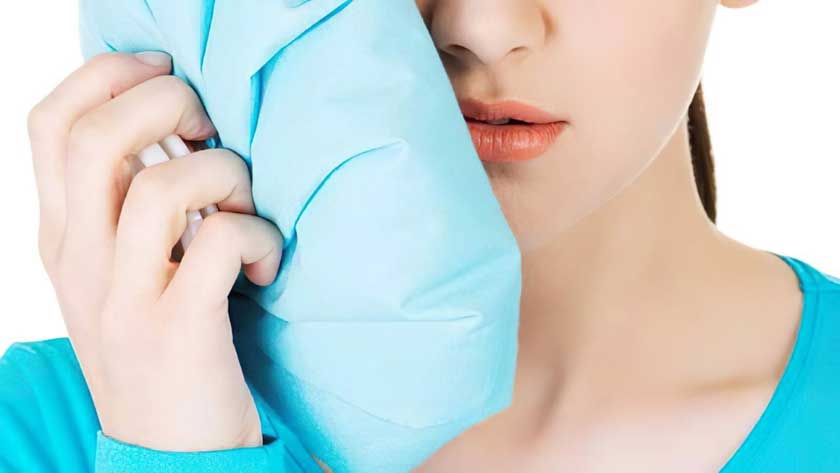 Chườm lạnh và chườm ấm theo hướng dẫn của Bác sĩ để giảm đau, giảm sưng