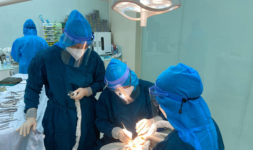 Trang bị bảo hộ trong quá trình khám và điều trị 9