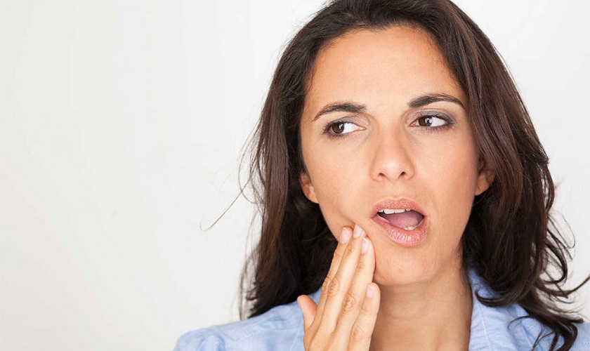 Hiện tượng răng ê nhức, đau buốt sau khi bọc răng sứ Hiện tượng răng ê nhức, đau buốt sau khi bọc răng sứ