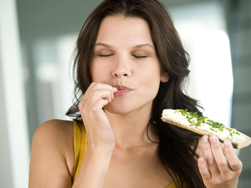 Răng Implant mang lại cảm giác ăn nhai như răng tự nhiên