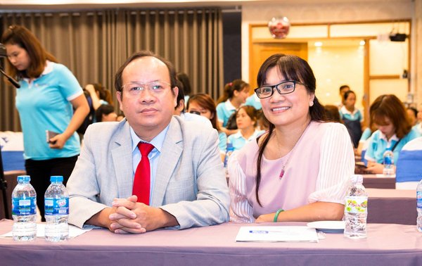 TS. BS Võ Văn Nhân - Giám đốc Nha khoa Nhân Tâm và BS Trần Thị Nga - Phó Giám đốc chuyên môn Nha khoa Nhân Tâm.