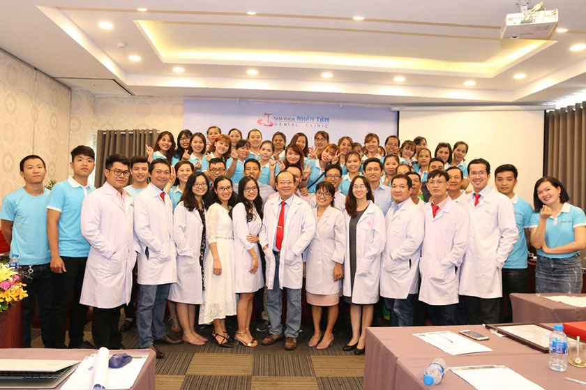 Hội nghị lần này thu hút đông đảo đội ngũ y Bác sĩ và nhân viên tham dự.