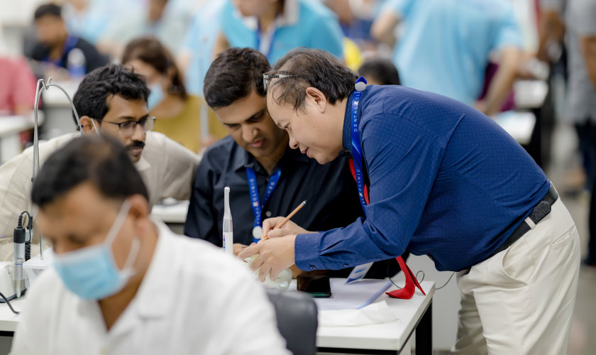 Bác sĩ Nhân hướng dẫn thực hành về các kỹ thuật Implant Bác sĩ Nhân hướng dẫn thực hành về các kỹ thuật Implant