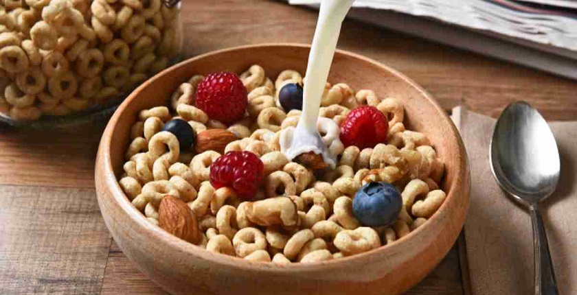 Tránh ăn các thức ăn quá cứng để hạn chế cơn đau