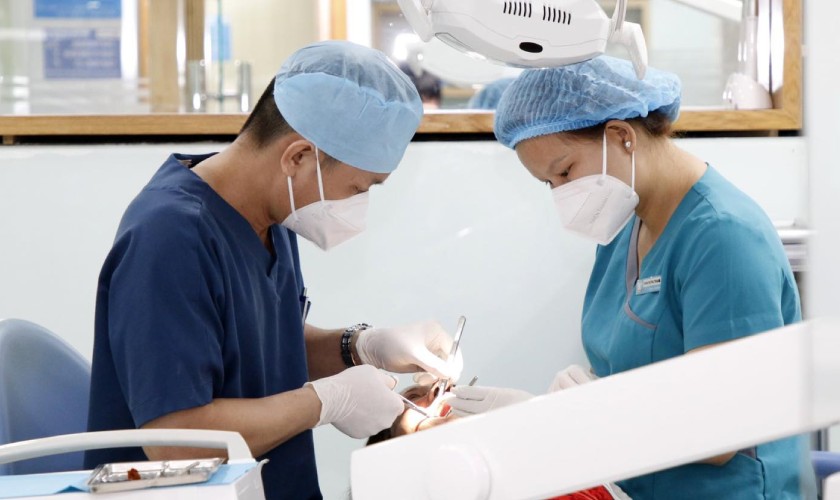 Cần đến nha khoa uy tín để điều trị răng yếu, lung lay Cần đến nha khoa uy tín để điều trị răng yếu, lung lay