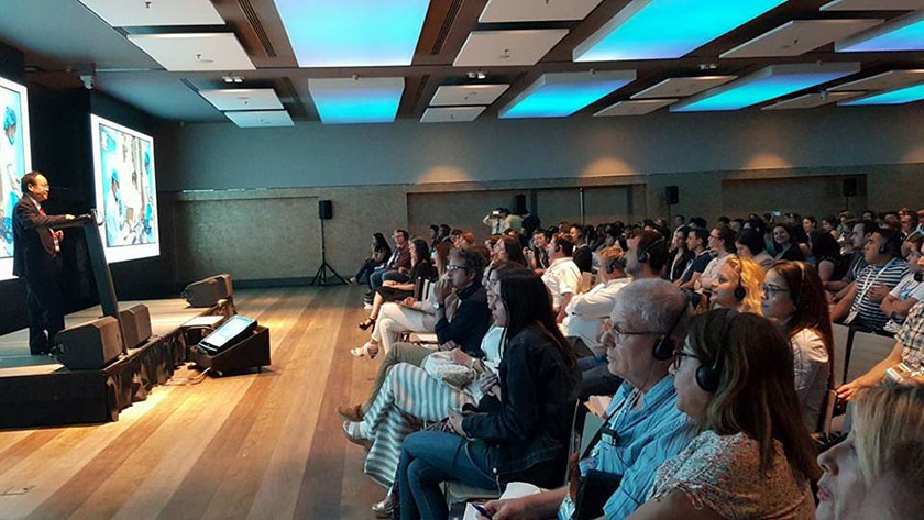 BS Nhân báo cáo đề tài: “Di chuyển thần kinh hàm dưới và cấy ghép implant xương gò má trong phục hình phủ trên implant”.