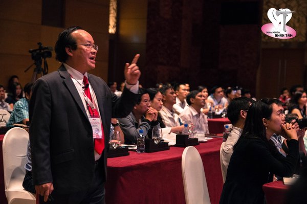 TS – BS Võ Văn Nhân tham gia báo cáo tại Hội nghị Khoa học và đào tạo Răng hàm mặt lần thứ 5