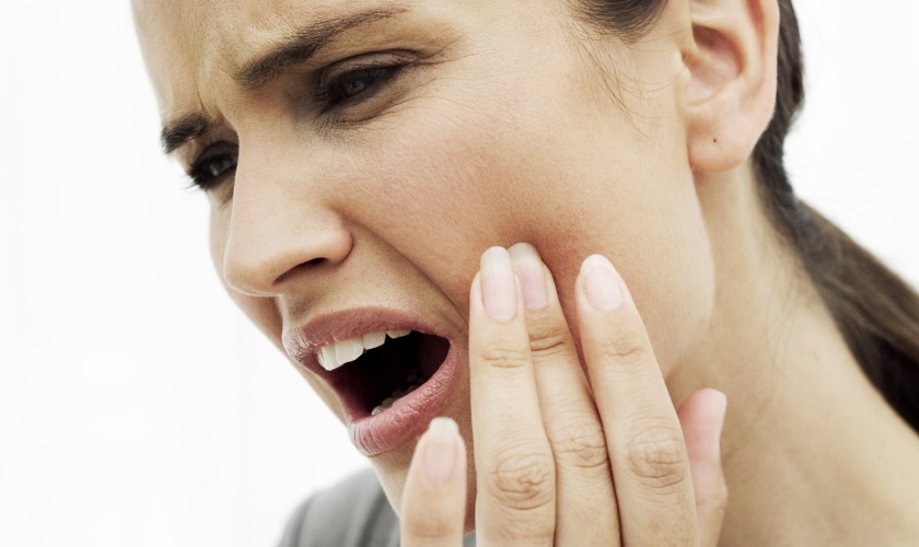 Nhổ răng khôn không an toàn có thể gây đau nhức dữ dội