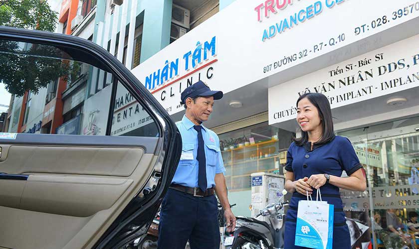 Dịch vụ xe đưa đón miễn phí tại Nha khoa Nhân Tâm