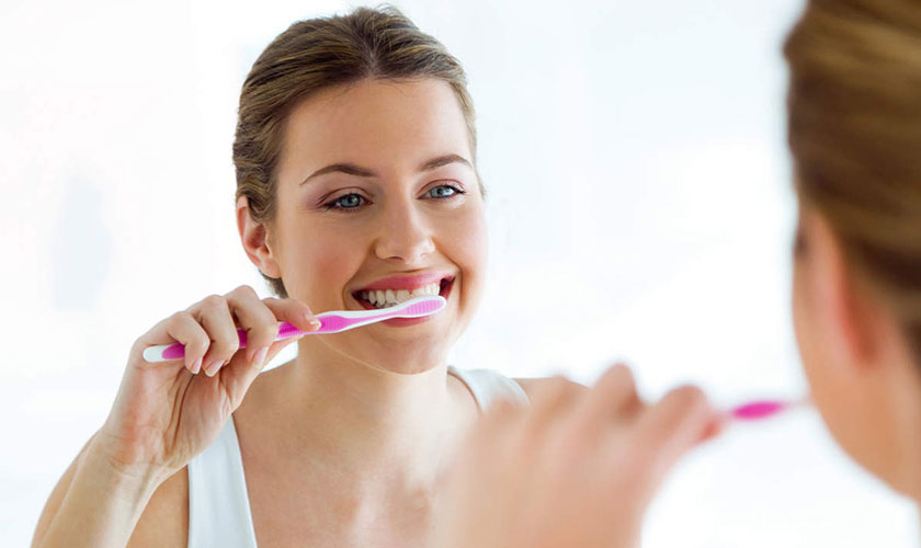 Chải răng hai lần mỗi ngày để ngăn ngừa hình thành vôi răng