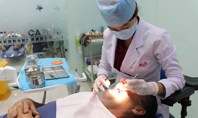 Thăm khám và điều trị tại nha khoa là biện pháp cải thiện nghiến răng tốt nhất