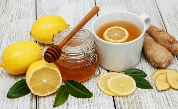 Chanh mật ong là thức uống rất tốt cho người bị tụt lợi
