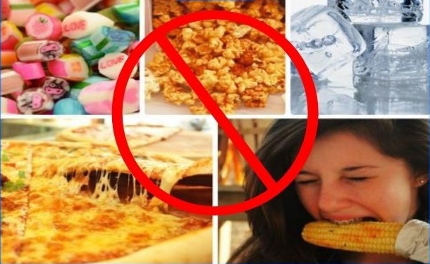 Tránh ăn các thực phẩm cứng để không làm trầm trọng hơn hiện tượng tụt lợi