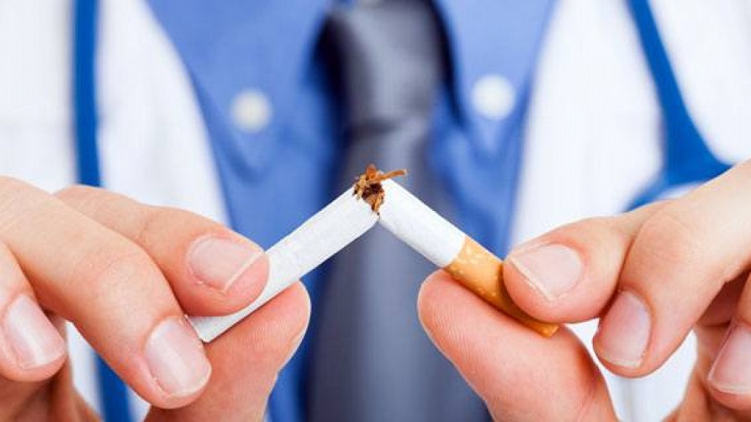 Ngừng hút thuốc lá để bảo vệ răng sứ