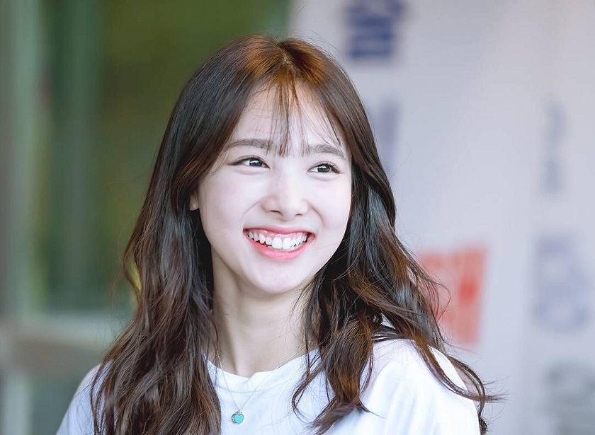 Bọc răng sứ kiểu dáng răng thỏ