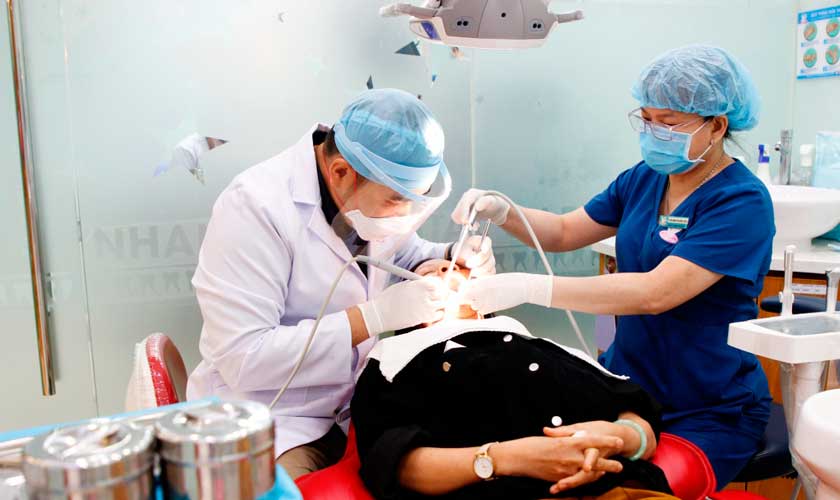 Sau khi cạo vôi răng nên thực hiện chăm sóc răng theo đúng hướng dẫn của Bác sĩ