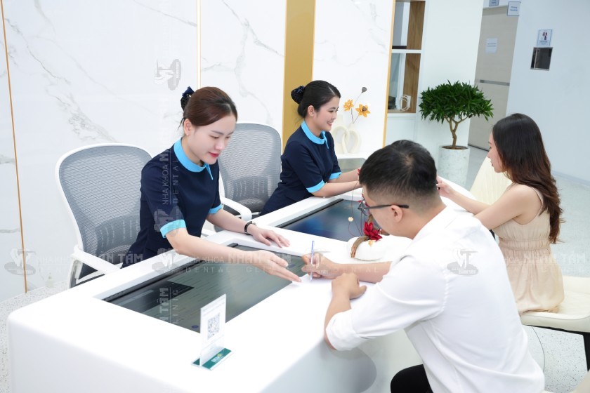 Chính sách bảo hành lâu dài sẽ giúp khách hàng an tâm điều trị, không lo chi phí phát sinh Chính sách bảo hành lâu dài sẽ giúp khách hàng an tâm điều trị, không lo chi phí phát sinh