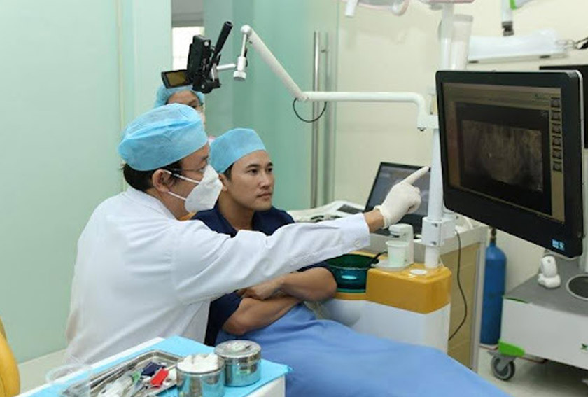 Bạn nên thăm khám và điều trị với bác sĩ Implant giỏi, giàu kinh nghiệm