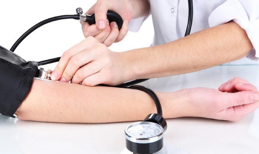 Nếu huyết áp được kiểm soát ổn định thì có thể cấy ghép Implant