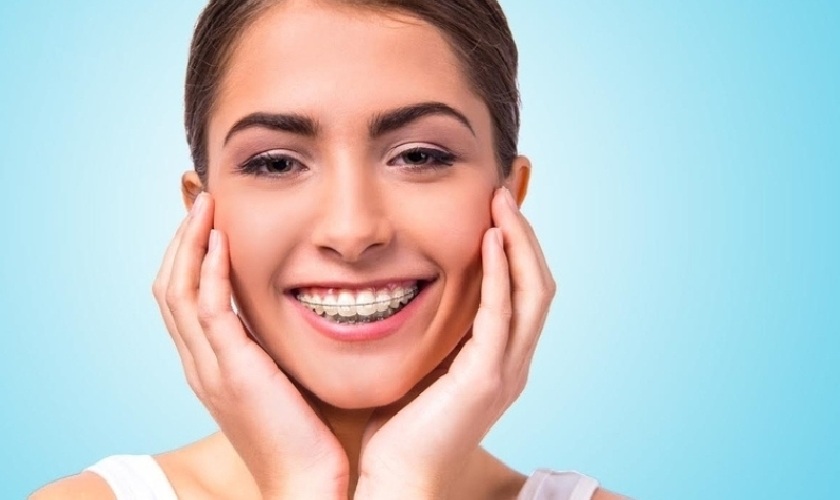 Má hóp khi niềng răng là tình trạng thường gặp ở nhiều người