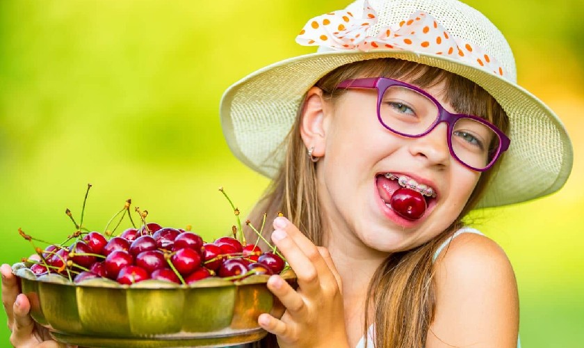 Cần chú ý đến chế độ ăn uống khi niềng răng