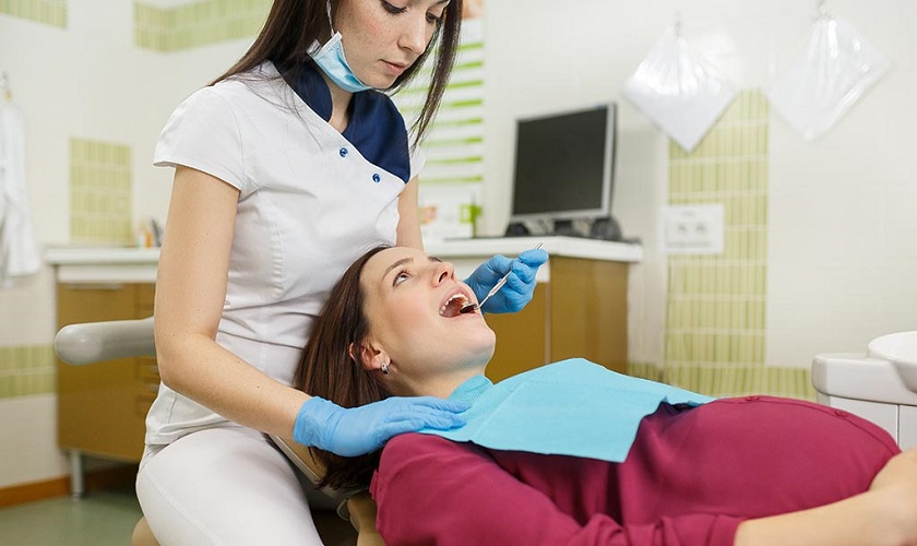 Nên tiến hành trám răng vào tháng thứ 4 đến tháng thứ 7 của thai kỳ