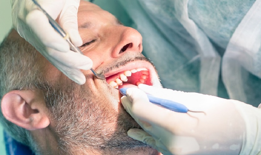 Thăm khám tại nha khoa khi phát hiện các triệu chứng viêm chân răng có mủ Thăm khám tại nha khoa khi phát hiện các triệu chứng viêm chân răng có mủ