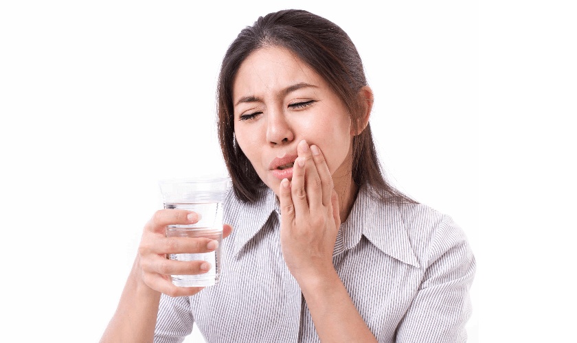 Đau 2 răng cửa là bệnh gì? Cách khắc phục như thế nào?