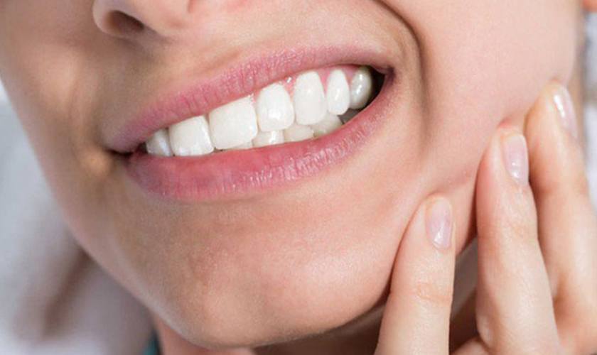 Đau răng nổi hạch khiến việc ăn uống khó khăn, giảm chất lượng cuộc sống