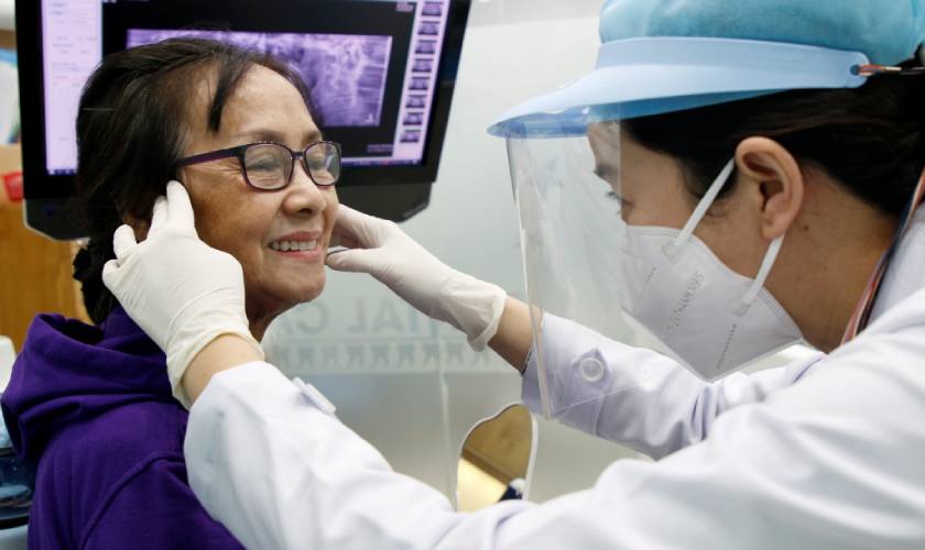 Khách hàng bọc sứ sau điều trị tủy