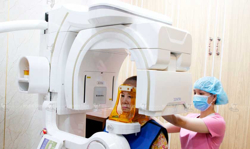 Thăm khám để tìm ra nguyên nhân gây đau răng