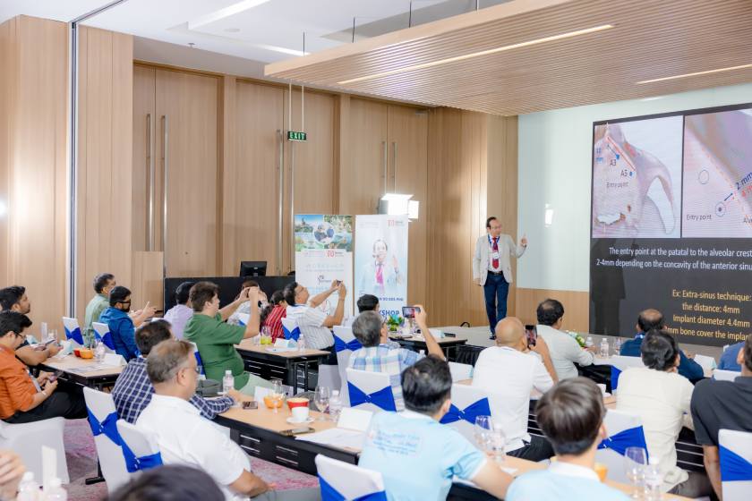 Gần 30 Bác sĩ Ấn Độ tham gia lớp học của Tiến sĩ, Bác sĩ Võ Văn Nhân