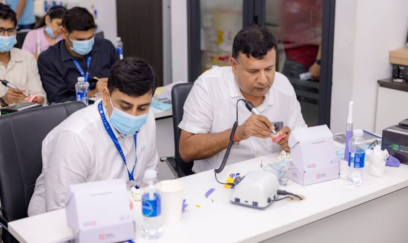 Các Bác sĩ tham gia lớp học với tinh thần rất hăng hái