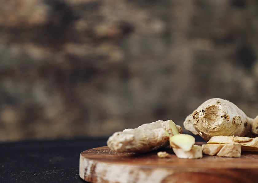 Gừng có tính kháng khuẩn cao nên ngăn ngừa sâu răng hiệu quả và giúp hơi thở thơm tho hơn