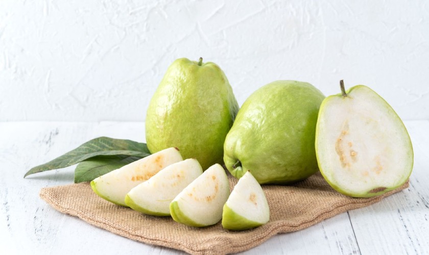 Ổi là cách trị hôi miệng không phải ai cũng biết